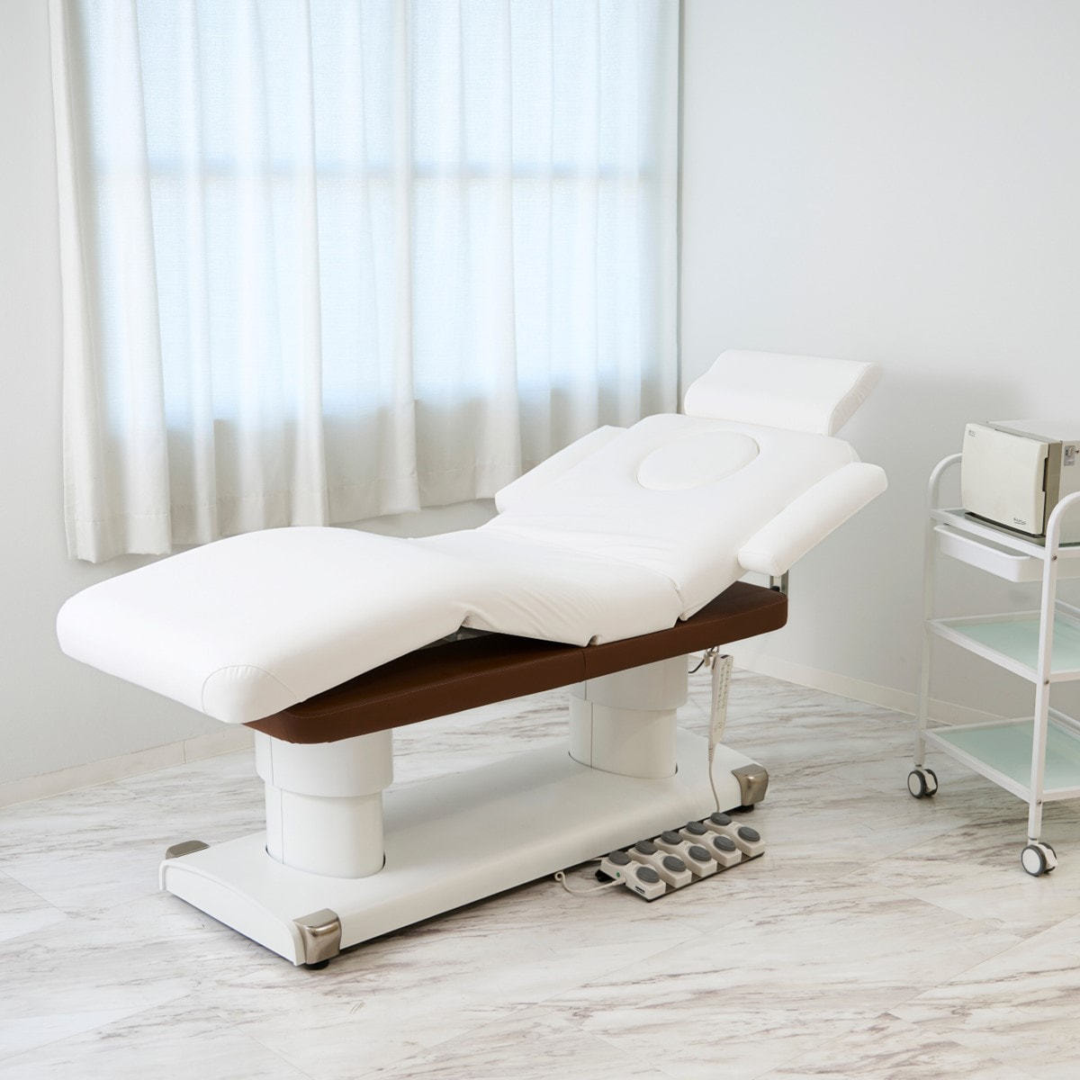 多機能リラクゼーションベッド（電動4モーター＋ヒーター付