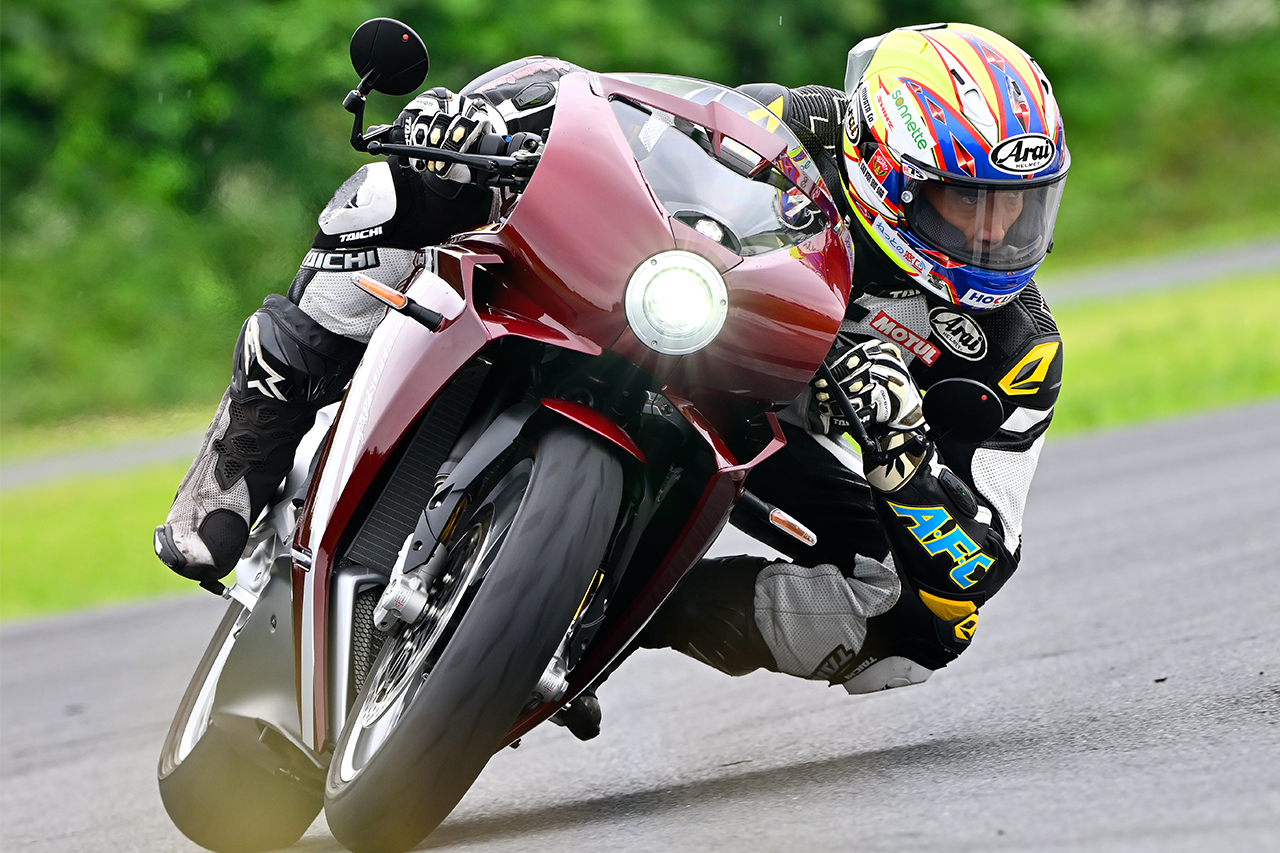 青木宣篤が3メーカーの3気筒を試乗【MV AGUSTA SUPERVELOCE 98