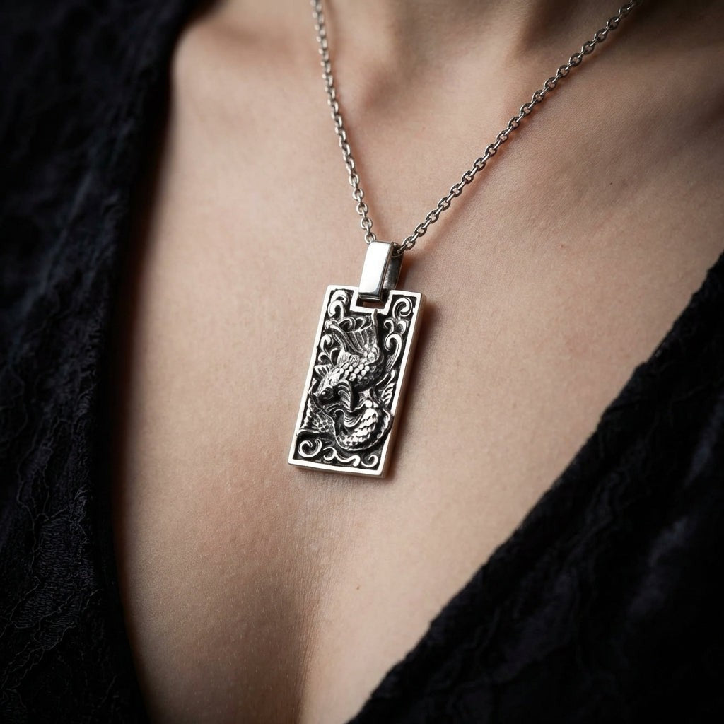 日本の鯉ペンダント - ソリッド925シルバーの開運チャーム