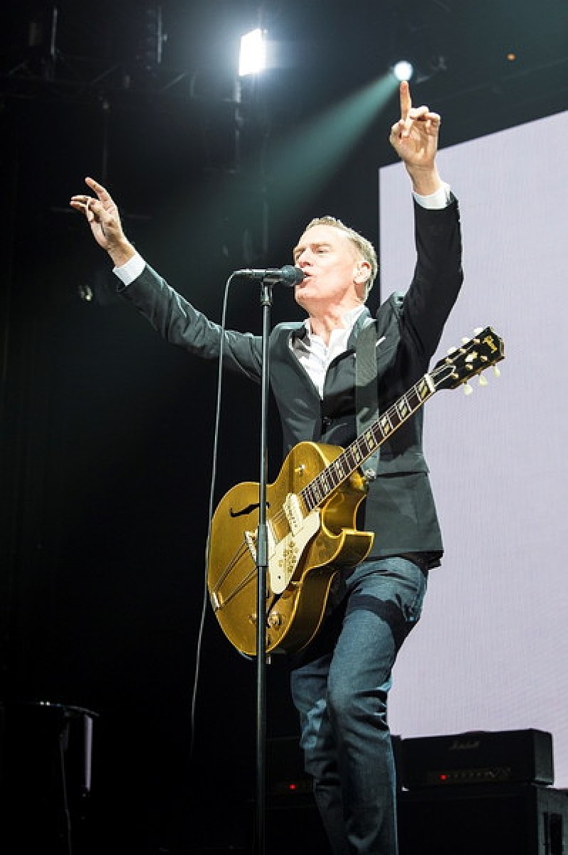 ブライアン・アダムスが24回目の武道館公演、数々の名曲に大合唱＆大