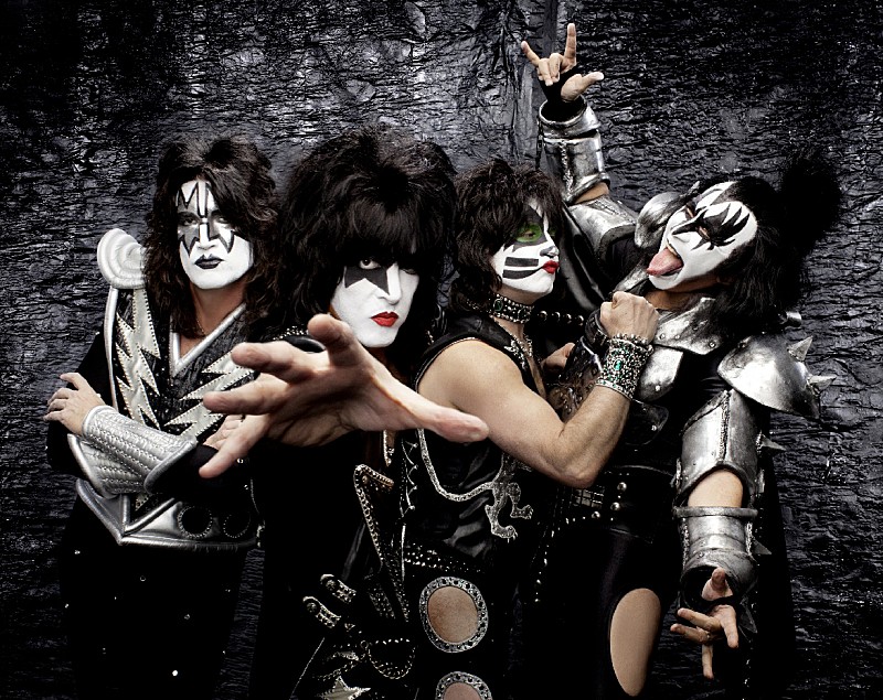 KISS、最後のコンサートに向けてKISSロゴジェネレーターが登場 | Daily
