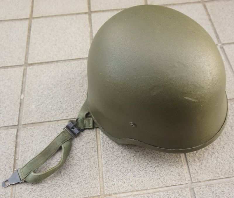 オランダ軍M95(M826)ヘルメットMEDIUM - ミリタリーサープラス