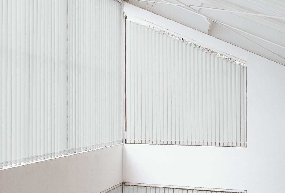 バーチカルブラインド 傾斜窓｜製品情報｜タチカワブラインド