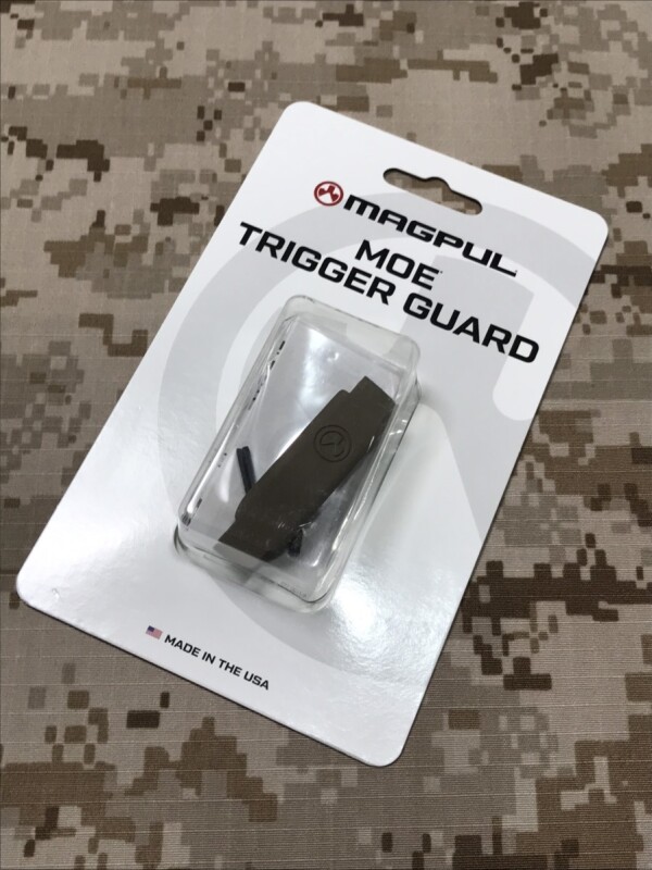 実物 magpul MOE トリガーガード AR/15/M4 FDE - BLACK LINE