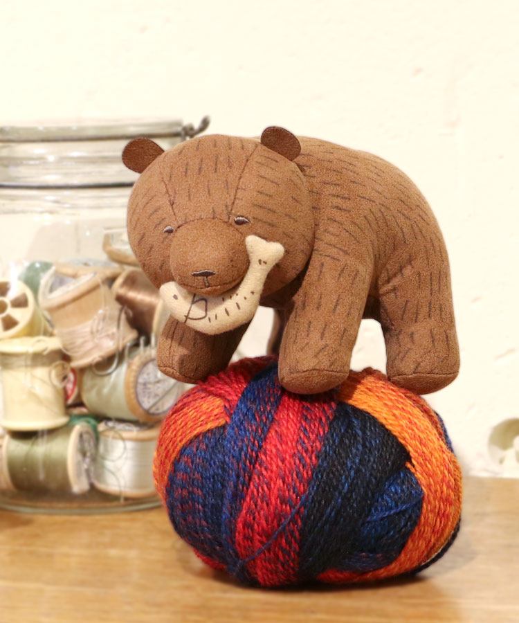 木彫りクマぬいぐるみ中 ぬいぐるみ | Bleu Bleuet（ブルーブルーエ
