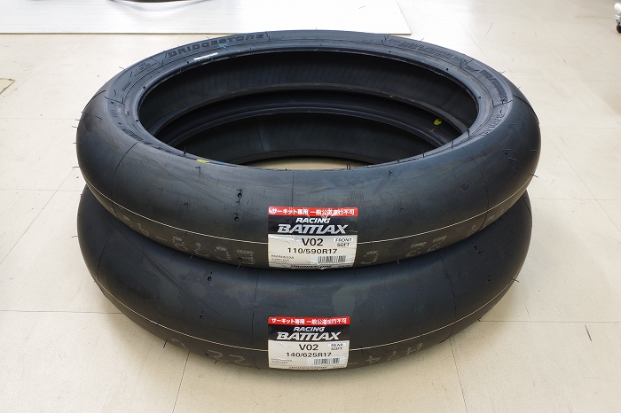 カワサキZX-25R SE（2023） 特注スプロケ＆BSスリックV02に交換他