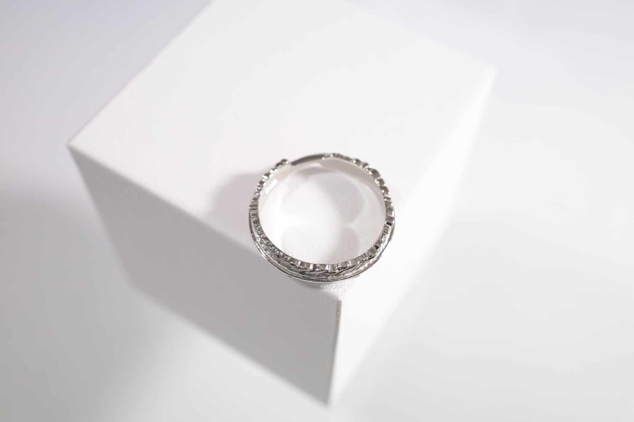 フェザーリング(4mm)｜Pt900｜ buff(バフ)