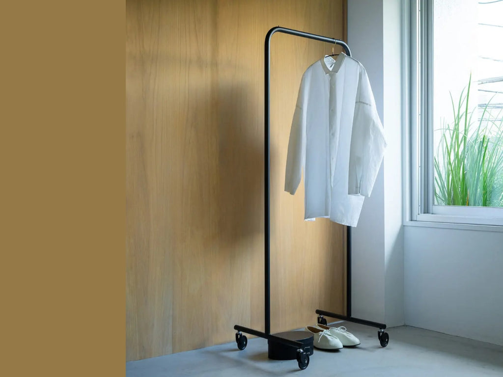 Hanger Rack ハンガーラック by Shigeichiro Takeuchi | Moheim