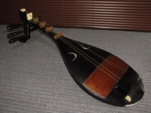 筑前琵琶 (撥付き) | 骨董品買取・和楽器買取 五宝堂