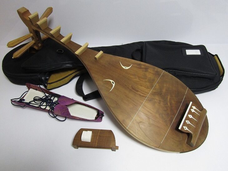 人間国宝 石田不識 作 薩摩琵琶 | 骨董品買取・和楽器買取 五宝堂