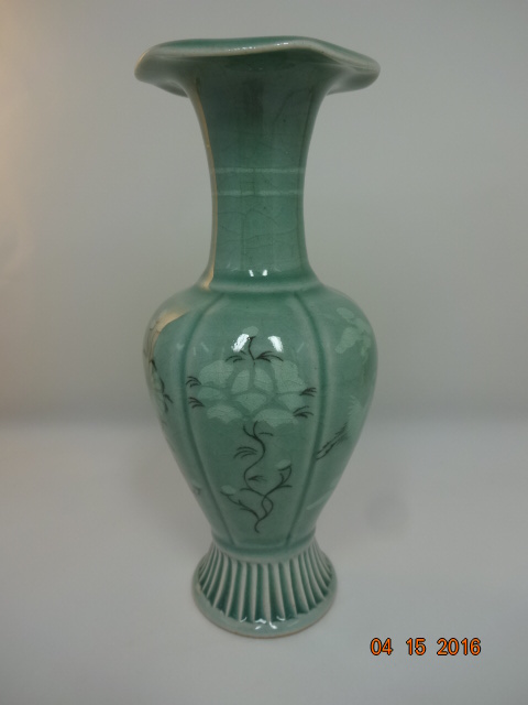 青磁象嵌菊花牡丹雲鶴紋瓜形瓶 茶道具・古道具・古美術・韓国陶磁器の