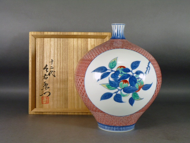 東京都 港区で「十二代 今泉今右衛門」の作品をお譲り頂きました