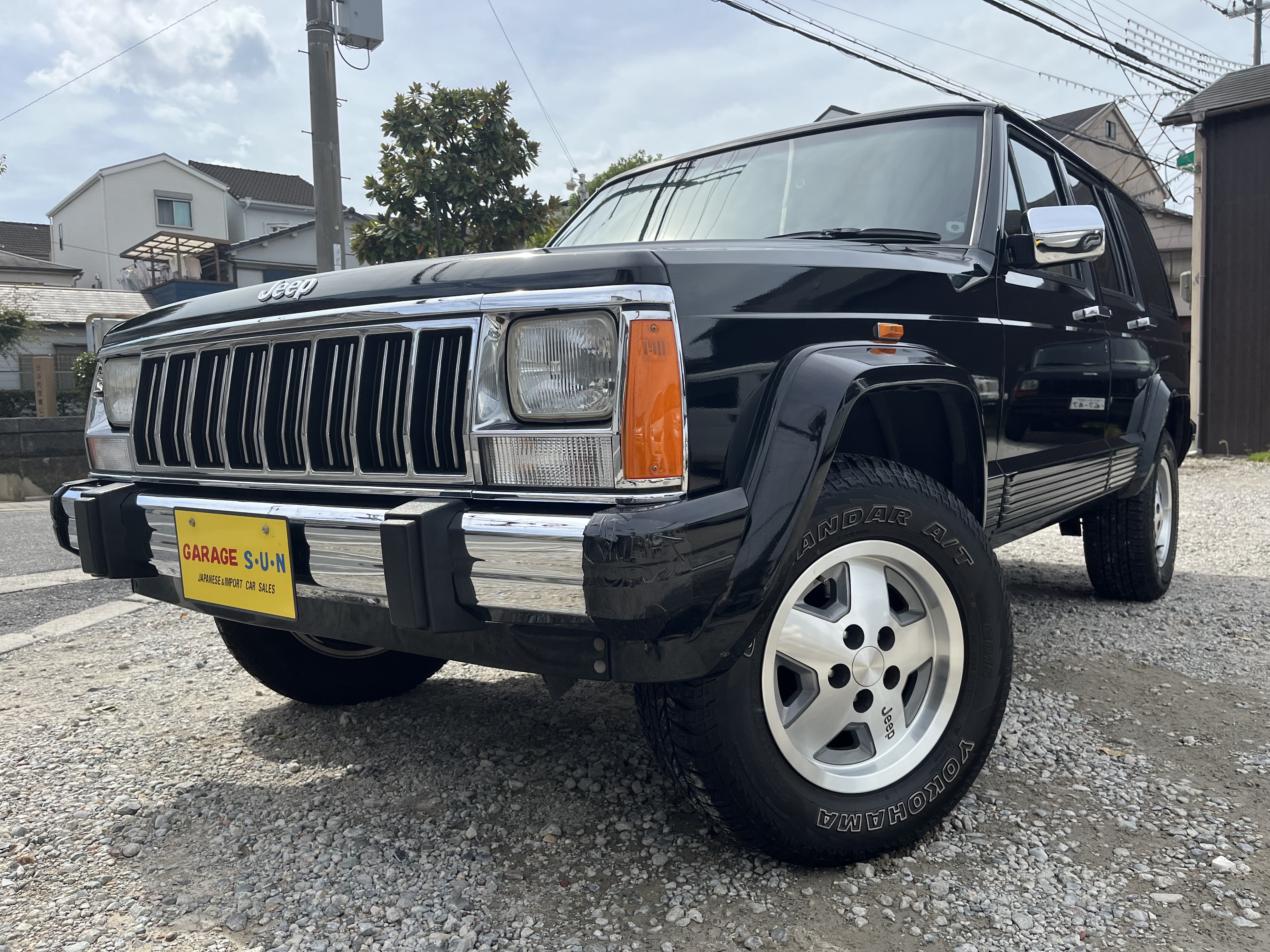 Jeepチェロキー 93'リミテッド ブラック 内装ベージュ 希少1ナンバー