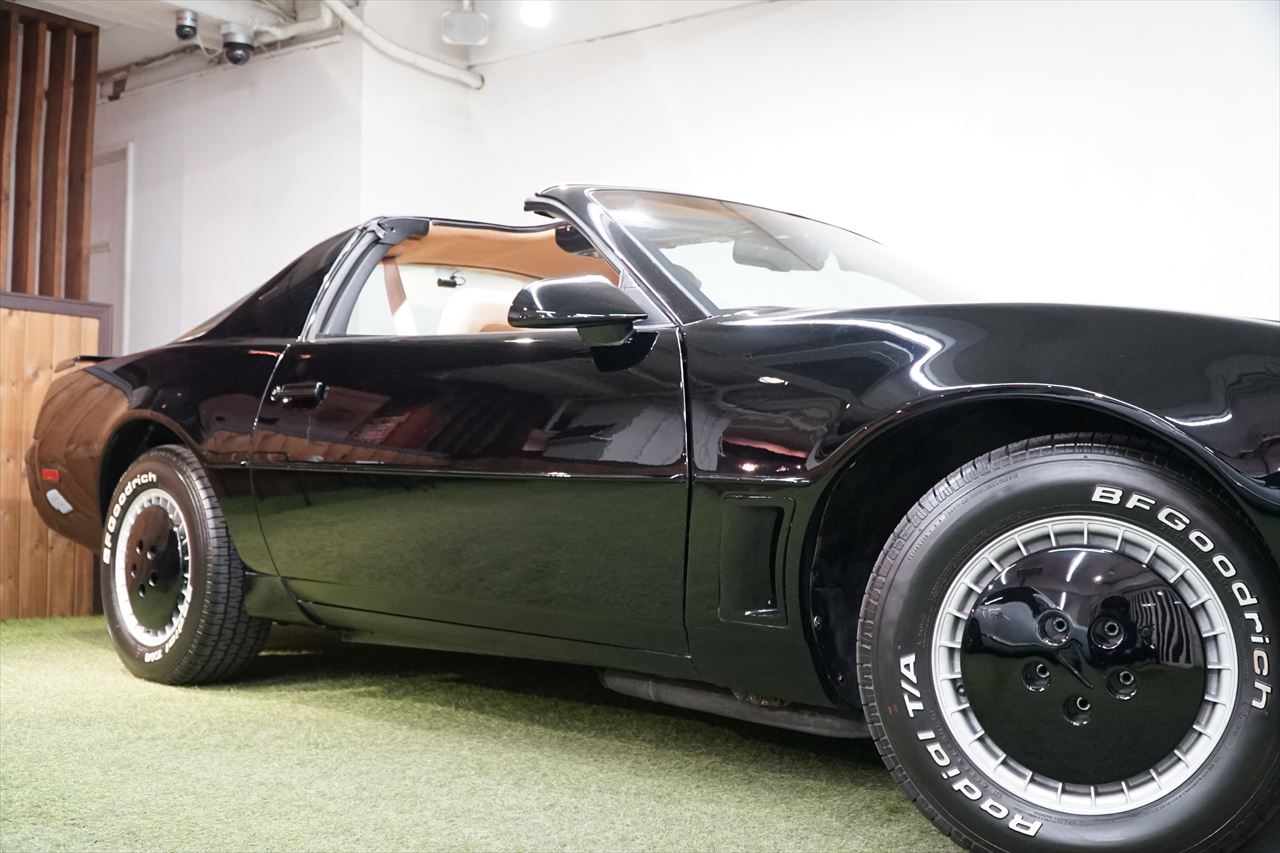 Pontiac（ポンテアック） トランザム ファイアーバード GTA ナイト