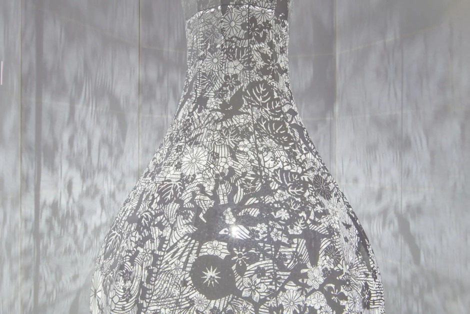 ZARA銀座店にて日本人アーティスト大巻伸嗣の特設インスタレーションを