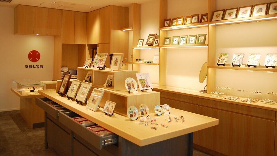 安藤七宝店 銀座店 | 美術・工芸 | 買う | 銀座を探訪する | GINZA