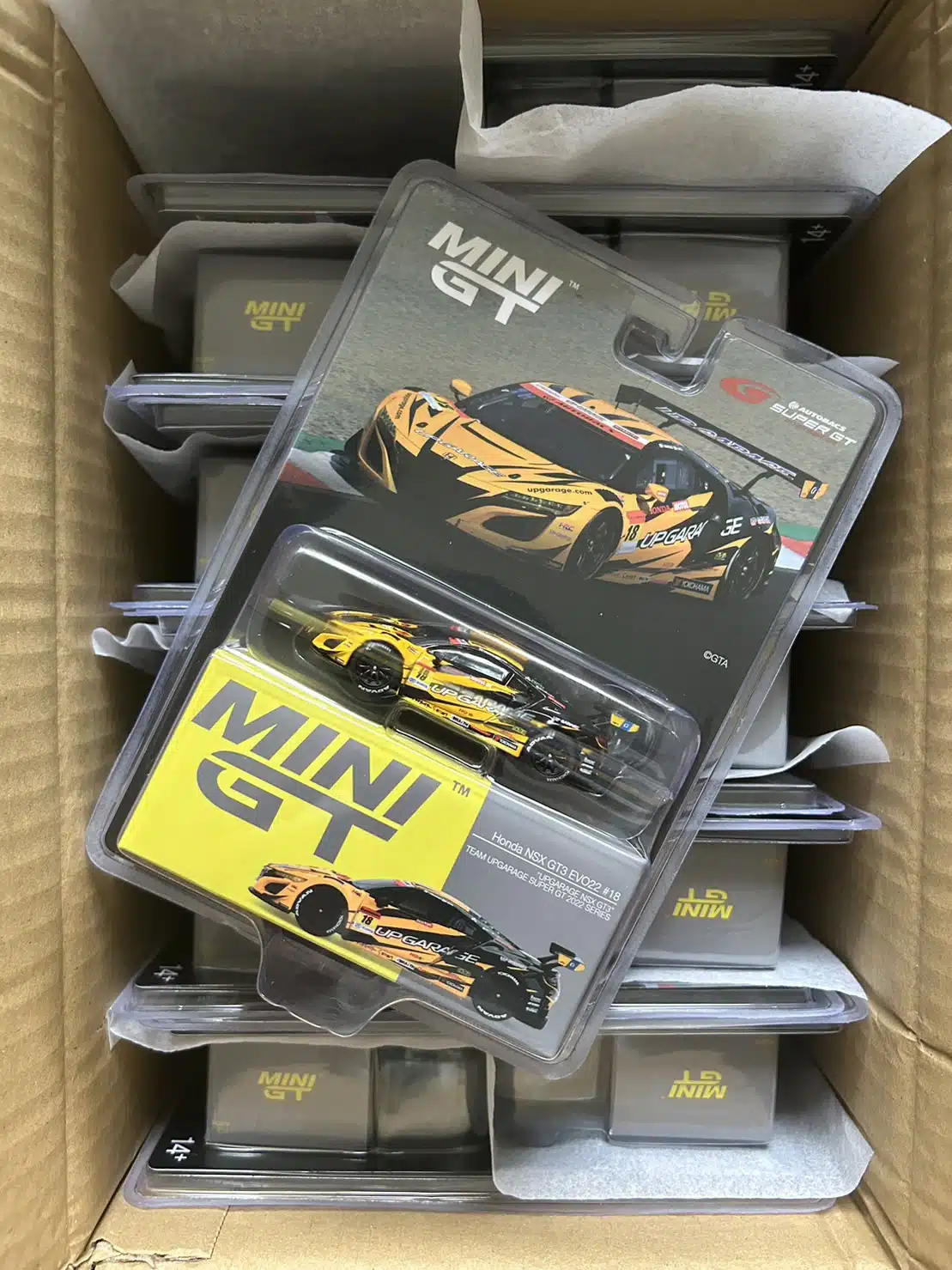 MINI GT No.541 Honda NSX GT3 EVO22 #18 TEAM UPGARAGE 2022 Super GT