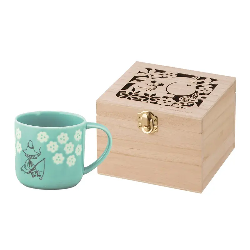 MOOMIN 木箱入マグ ムーミン(ピンク)｜ギフトプラザオンライン