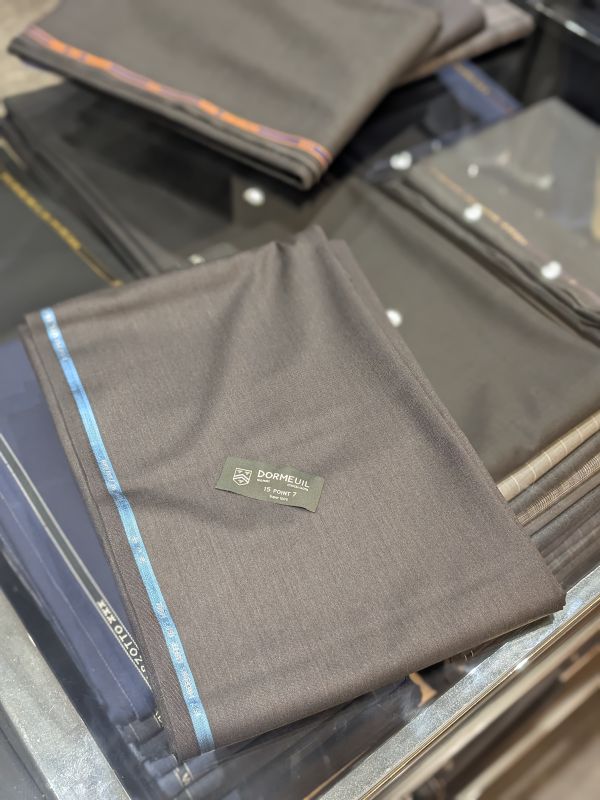 ドーメル生地を徹底解説！用途別に選べる4シリーズの魅力｜オーダー