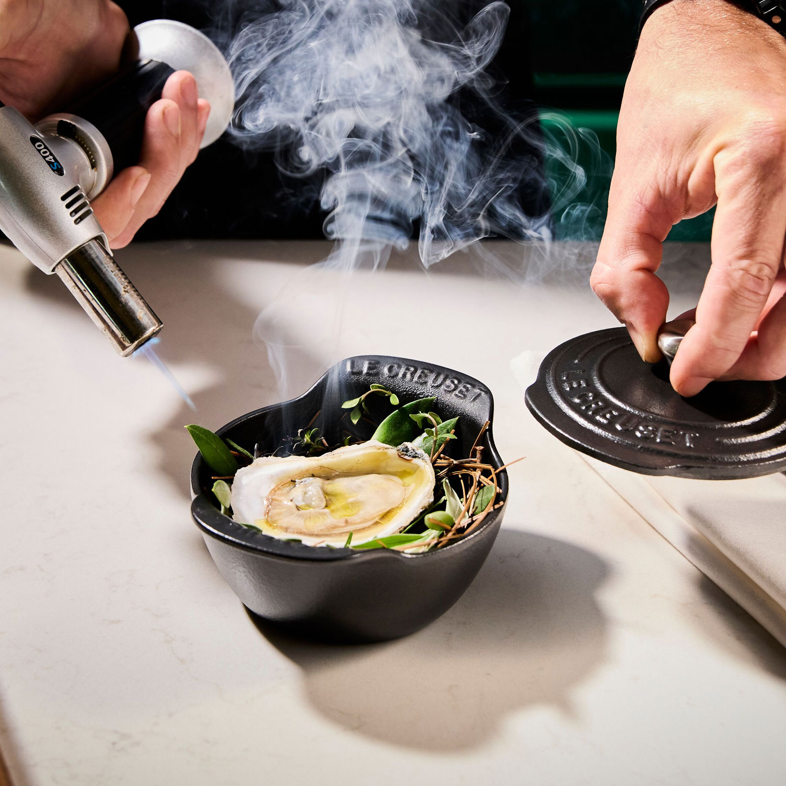 ル・クルーゼ ミニ・ココット（フタ付き）11cm 業務用4個入 マット