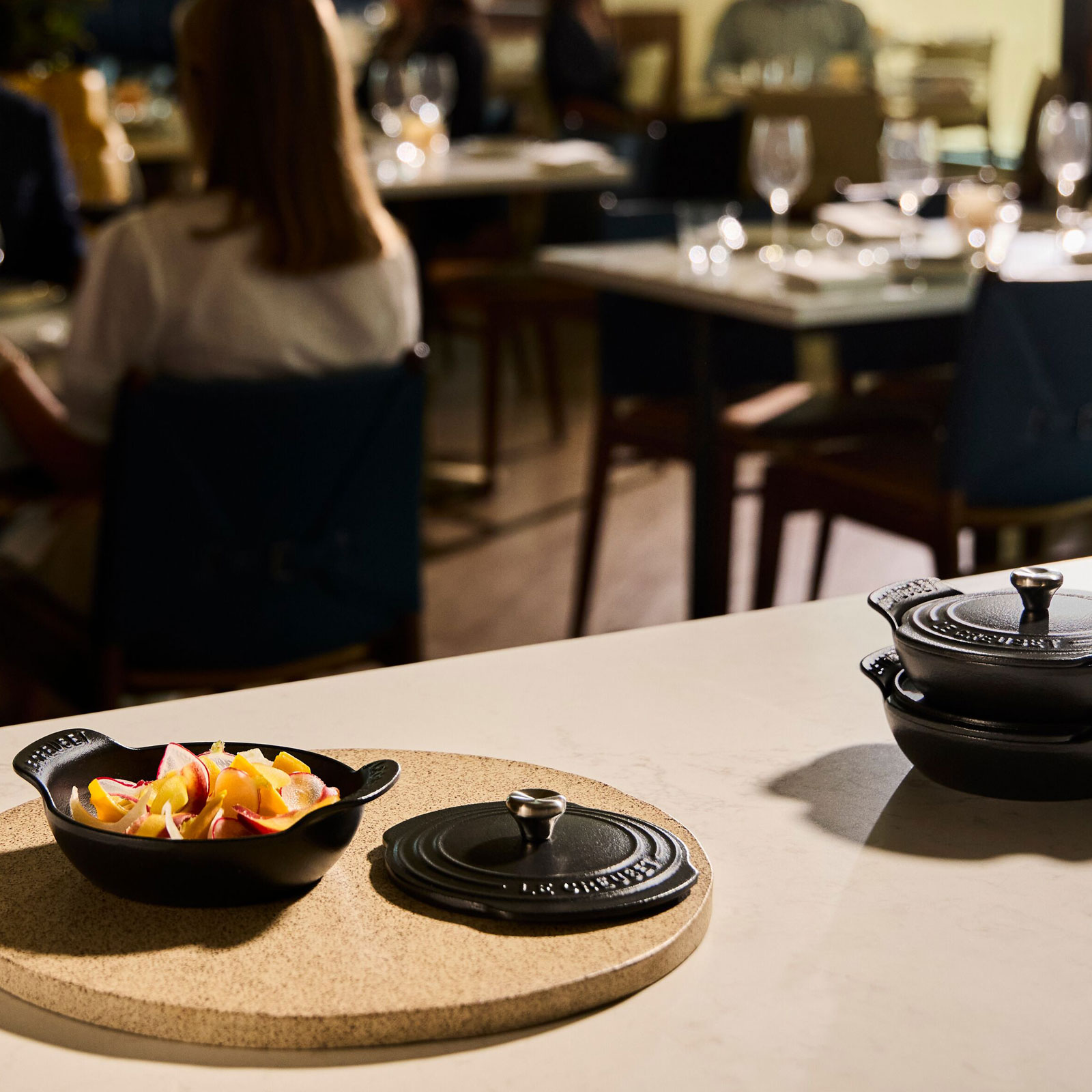 ル・クルーゼ ミニ・ココット（フタ付き）11cm 業務用4個入 マット