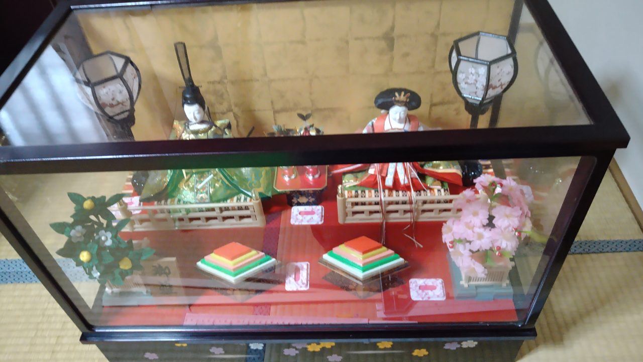 父の思い出のひな人形ケースのガラス修理交換できますか？｜大阪・京都