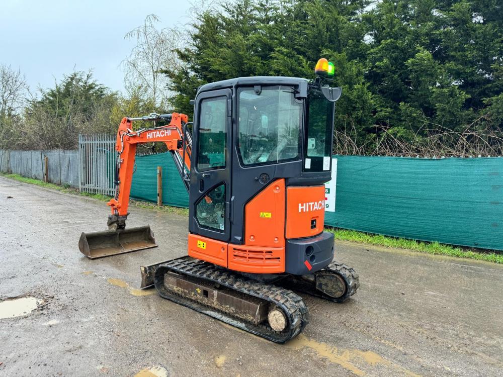 HITACHI ZX26U-5A CR - Gleneden