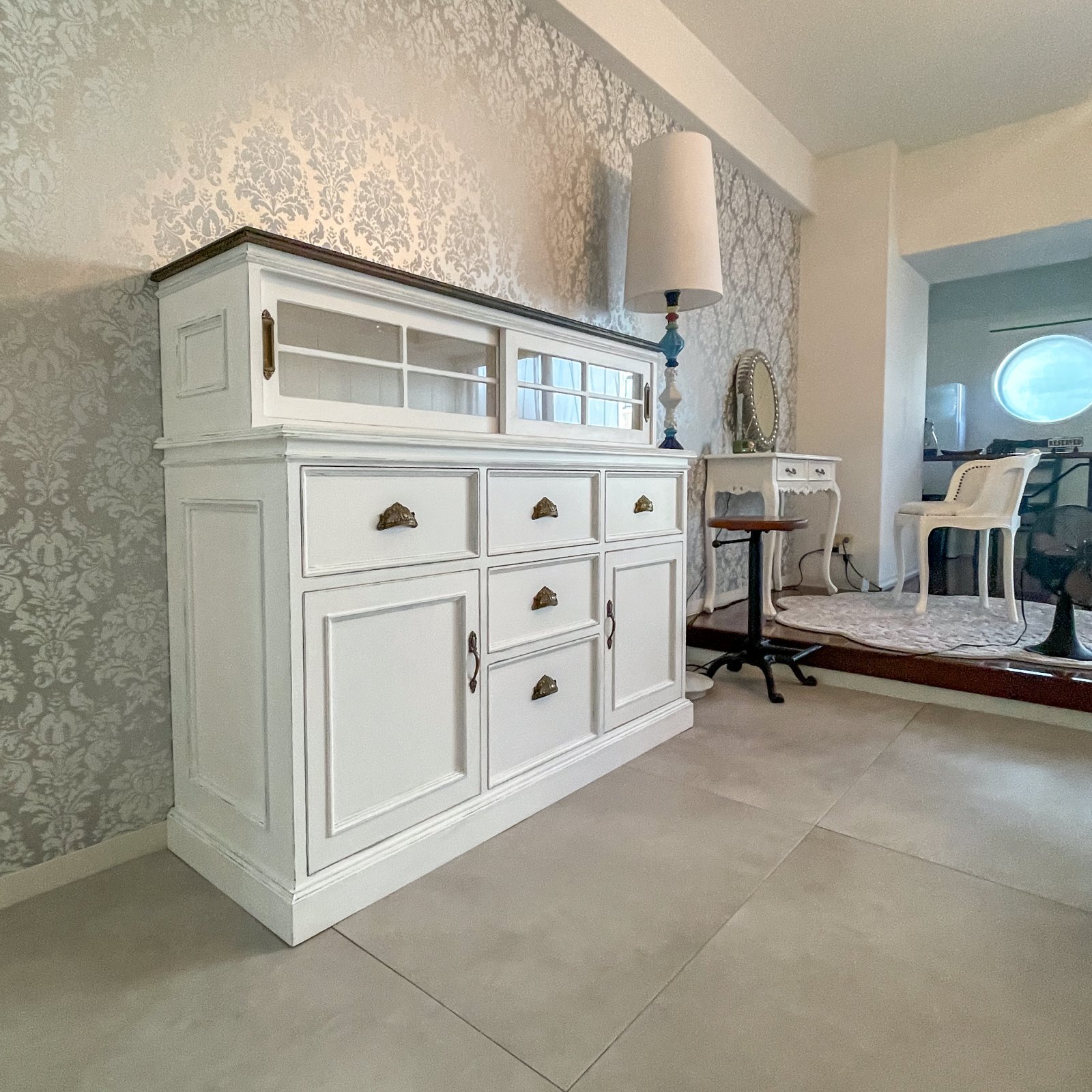 フランスアンティーク調ガラスキャビネットW1400＠東京大阪名古屋の