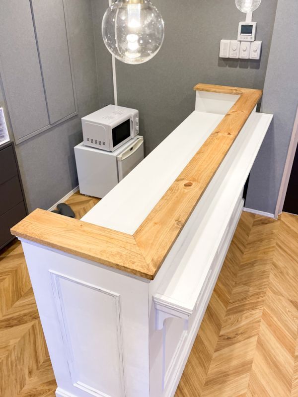 ハイフサロンに納品したオーダーメイドレジカウンターW2000@大阪東京名古屋