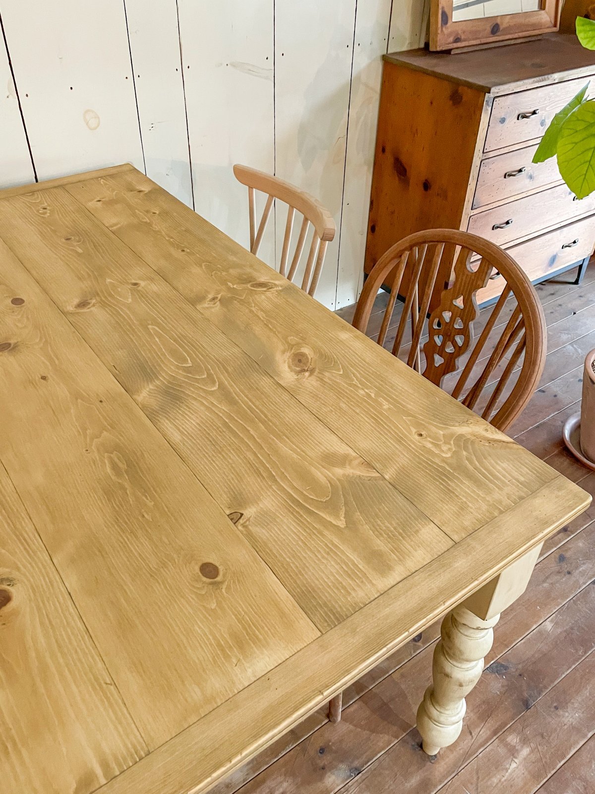 オールドパインろくろ足ダイニングテーブルW1600オーダーメイド実績