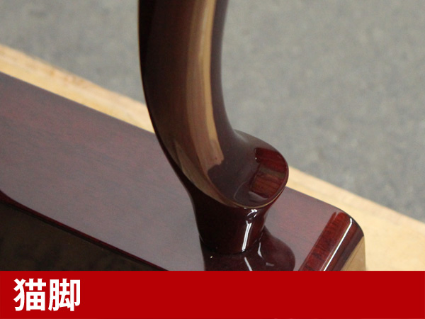 中古ピアノ カワイ(KAWAI K5MF) ワインレッドカラーが美しい木目・猫足