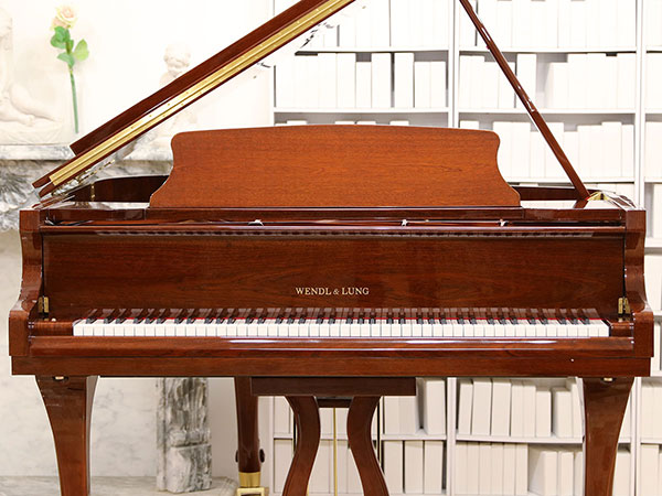 中古ピアノ ウェンドル＆ラング(WENDL&LUNG AG151CW) 木目・猫脚・小型