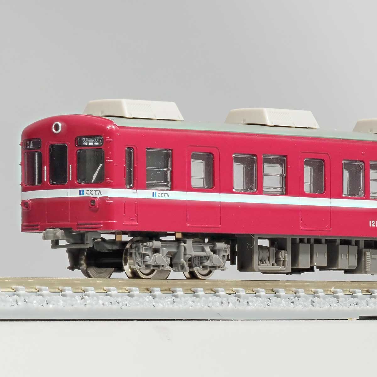高松琴平電気鉄道1200形（情熱の赤い電車）の塗装済み試作品｜試作品