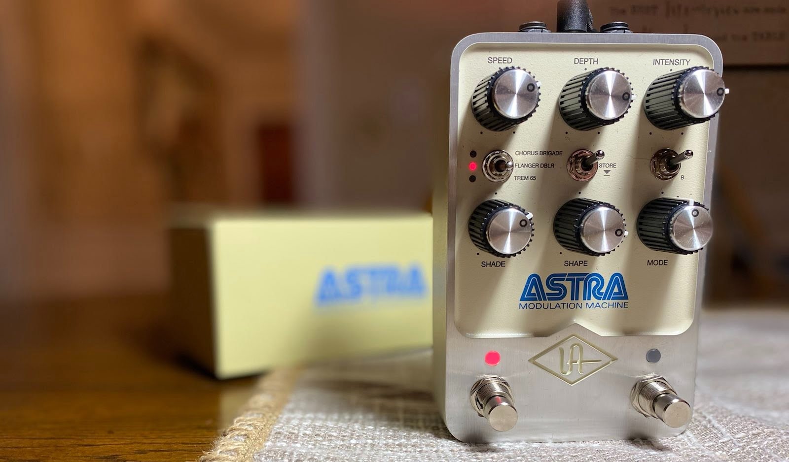 Universal Audio Astra Review (modulation pedal) - Guitar Chalk