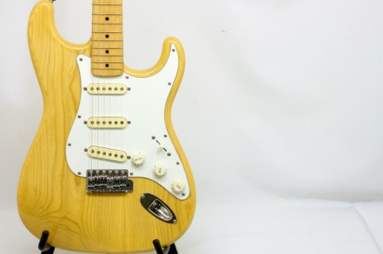 買取} Fender Japan【ST72-55 Stratocaster 80年代製 Eシリアル】 | D