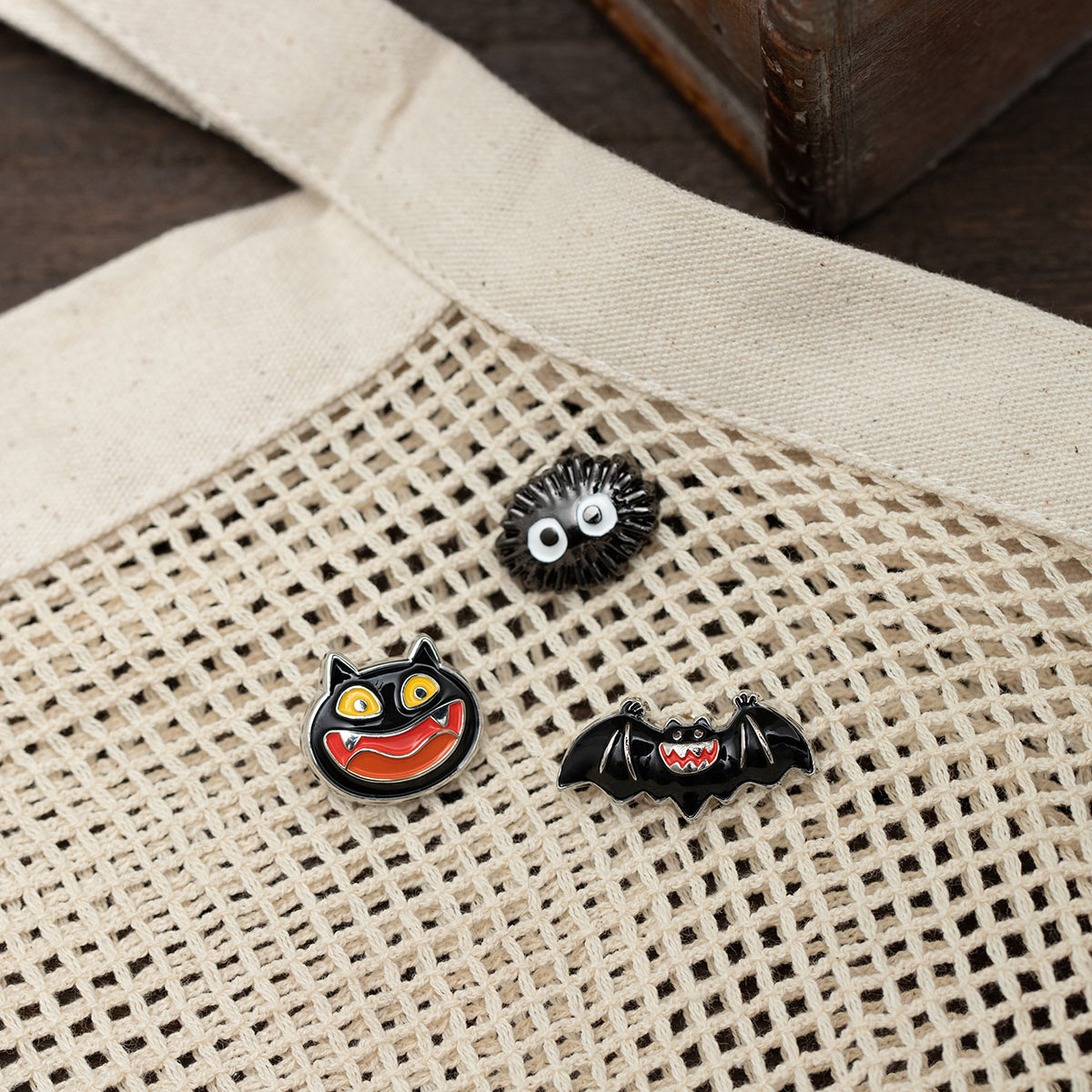 GBL】となりのトトロ デザインピンバッジ オープニングねこ | どんぐり