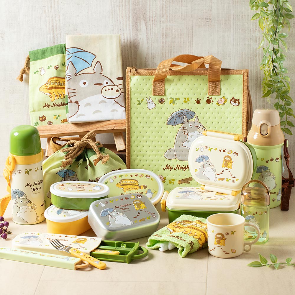 となりのトトロ 抗菌ケース付き おしぼりタオル ネコバス OA5AG