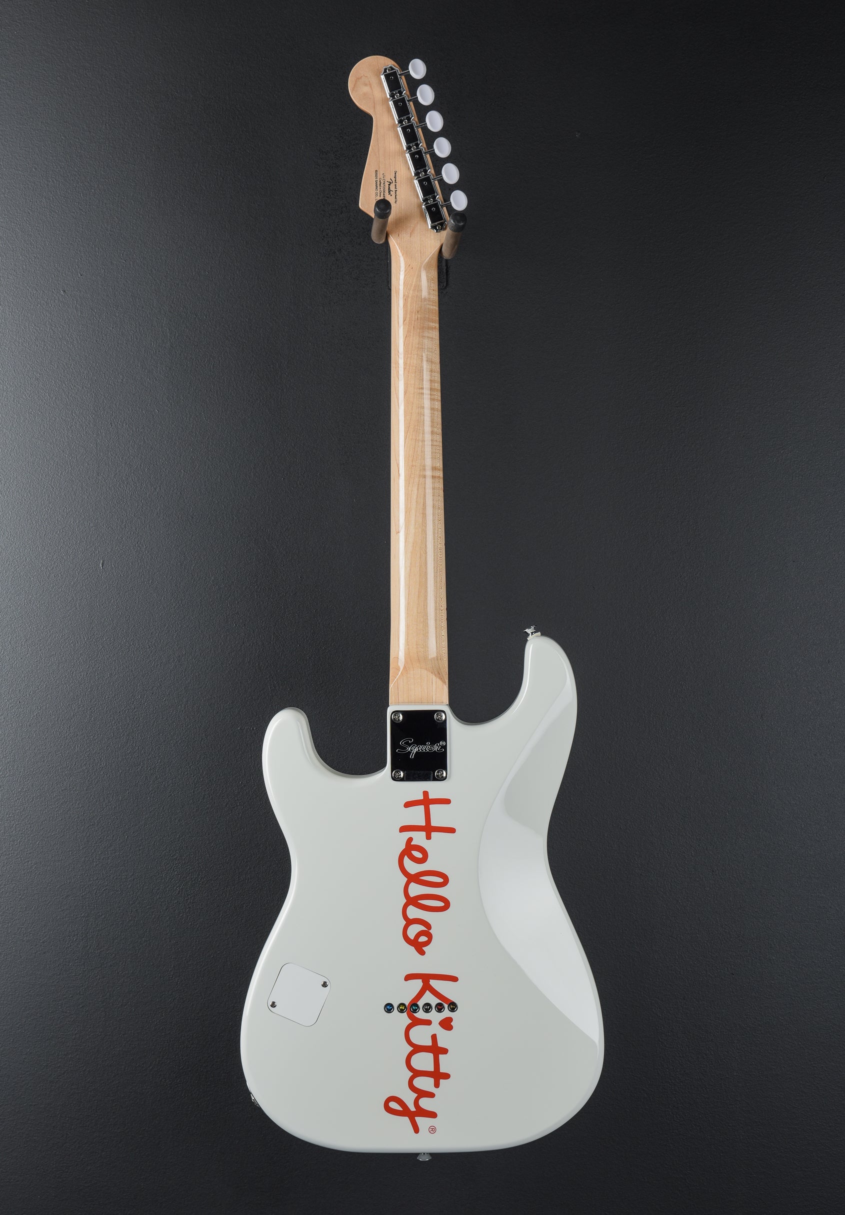 Hello Kitty Stratocaster - White – Dave's Guitar Shop