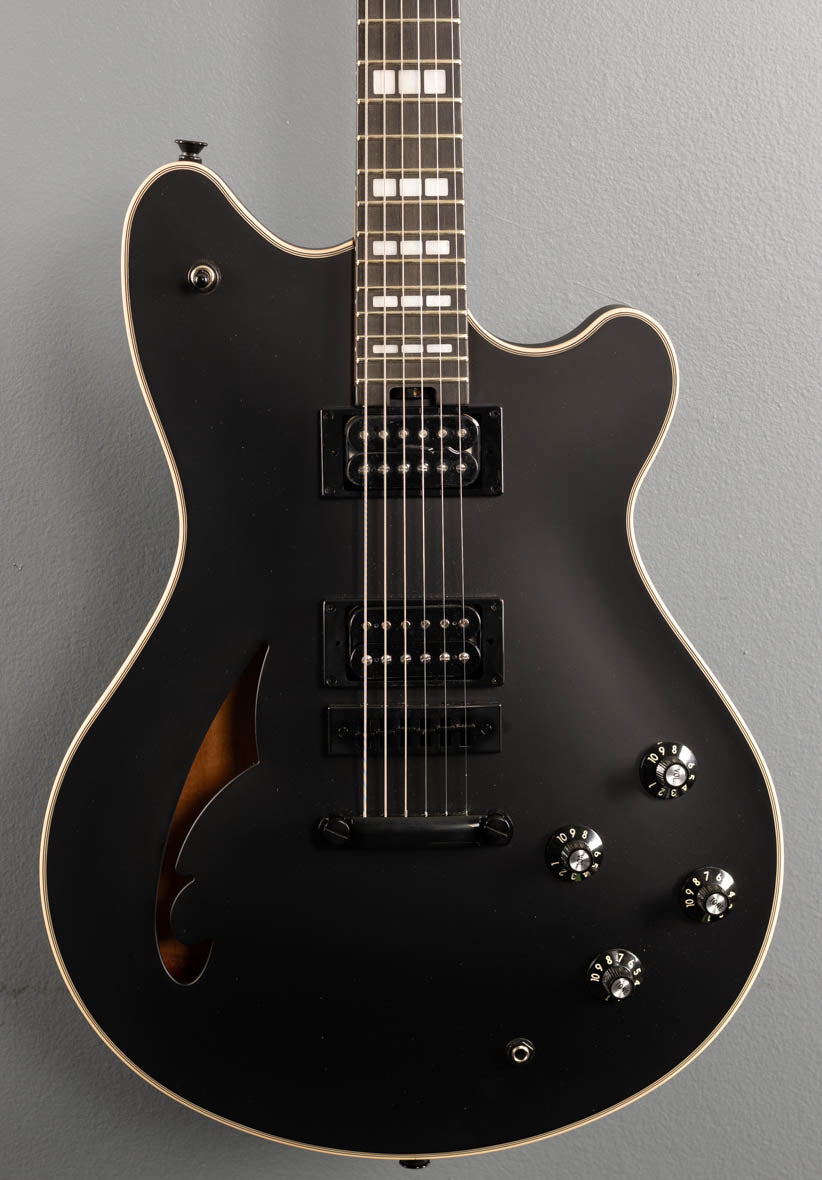 SA-126 Special - Stealth Black – Dave's Guitar Shop