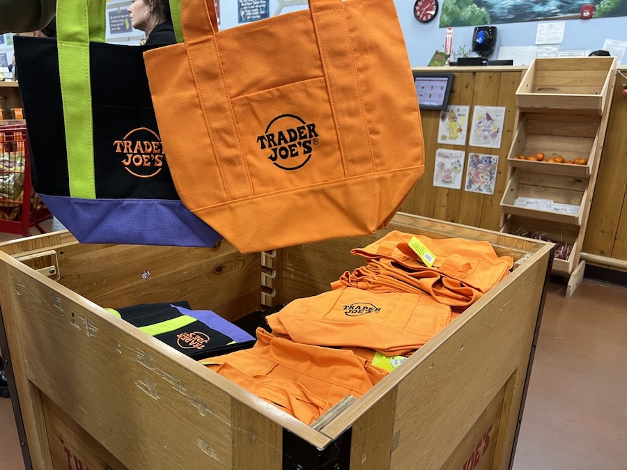 トレジョのハロウィン限定ミニトートが完売続出、その人気の秘密は