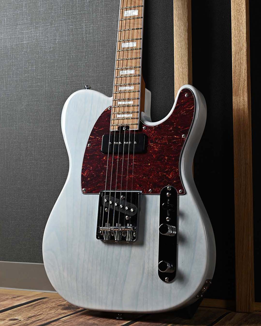 ブロックポジションマーク×ホワイトブロンドカラーの新モデルが登場