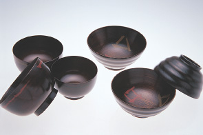 ぬりもの静寛」守田漆器(株)／守田貴仁