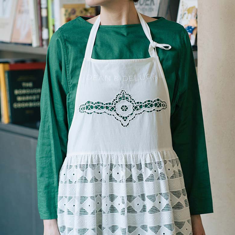DEAN＆DELUCA×BEAMS COUTURE レースのエプロンドレス ホワイト | DEAN