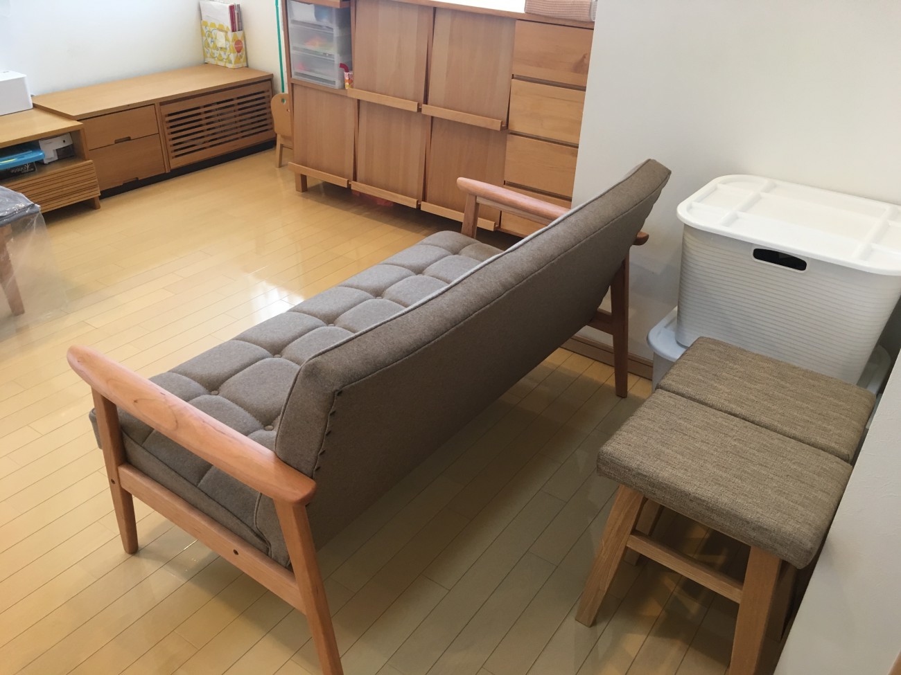 ハンスウェグナーデイベッドやヴィンテージ北欧家具 DECOBOCO