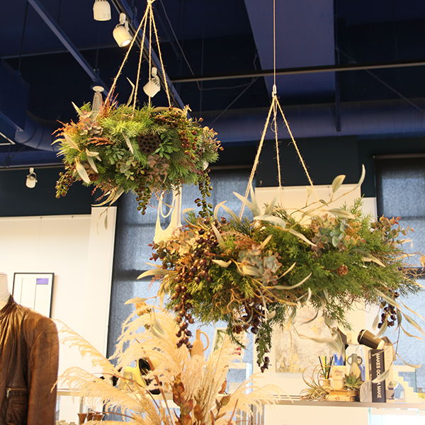 フライングリースで彩る大人クリスマス ～ディスプレイアイデアから