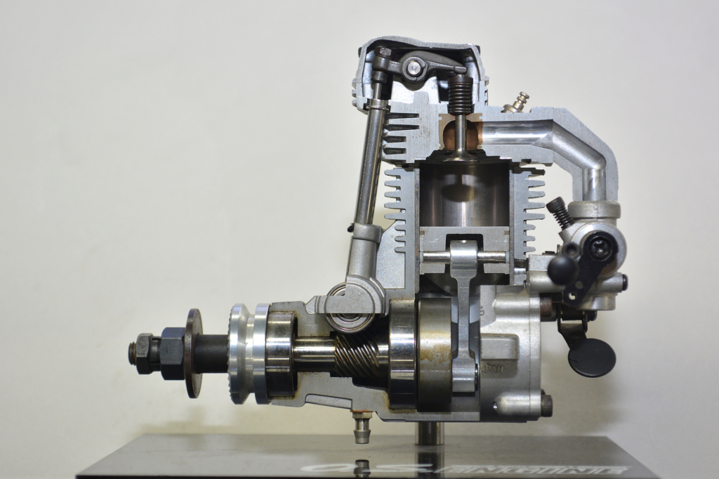 模型用グローエンジンの仕組み（4ストロークエンジン編） | ドローン