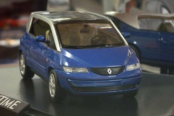 ノレブ1/43 ルノー アヴァンタイム (ブルー)｜ミニカーショップ