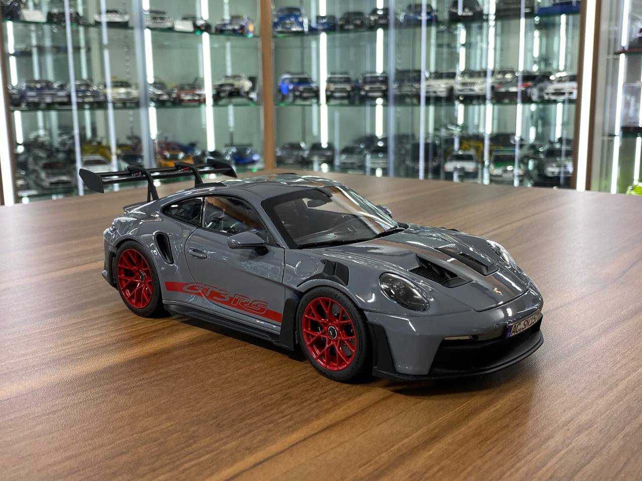 1/18 Diecast Norev Porsche 911 GT3 RS (2022) - Arctic Grey/Red