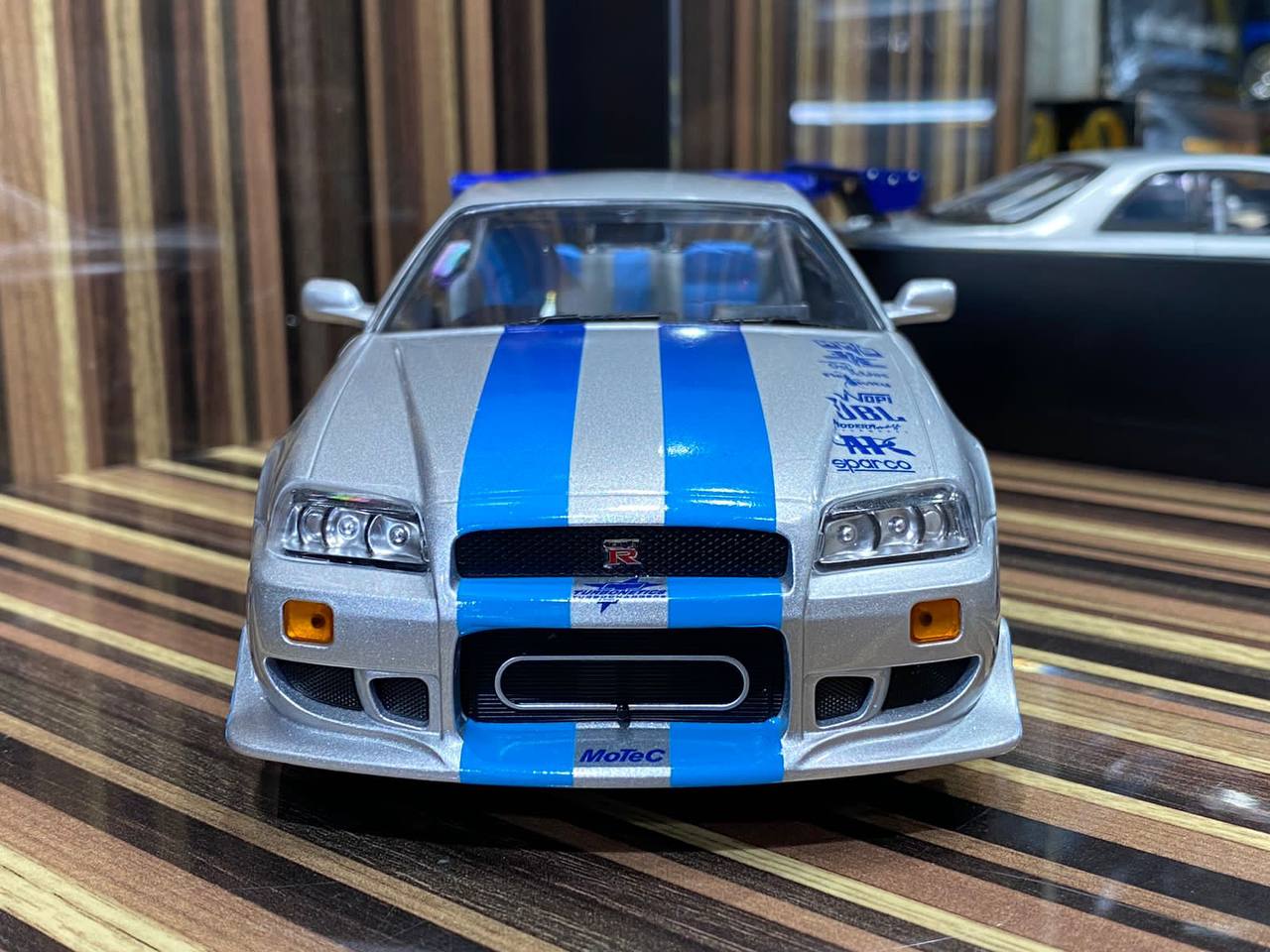 1/18 Nissan Skyline GT-R R34 Green Light Model Car – dturman.com