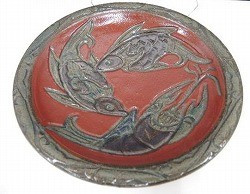 小橋川清正 赤絵魚紋皿｜近代作家 工芸品｜買取実績紹介｜骨董品買取